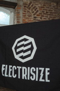 Electrisize Flag Black