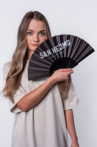 San Hejmo Handfächer - Logo